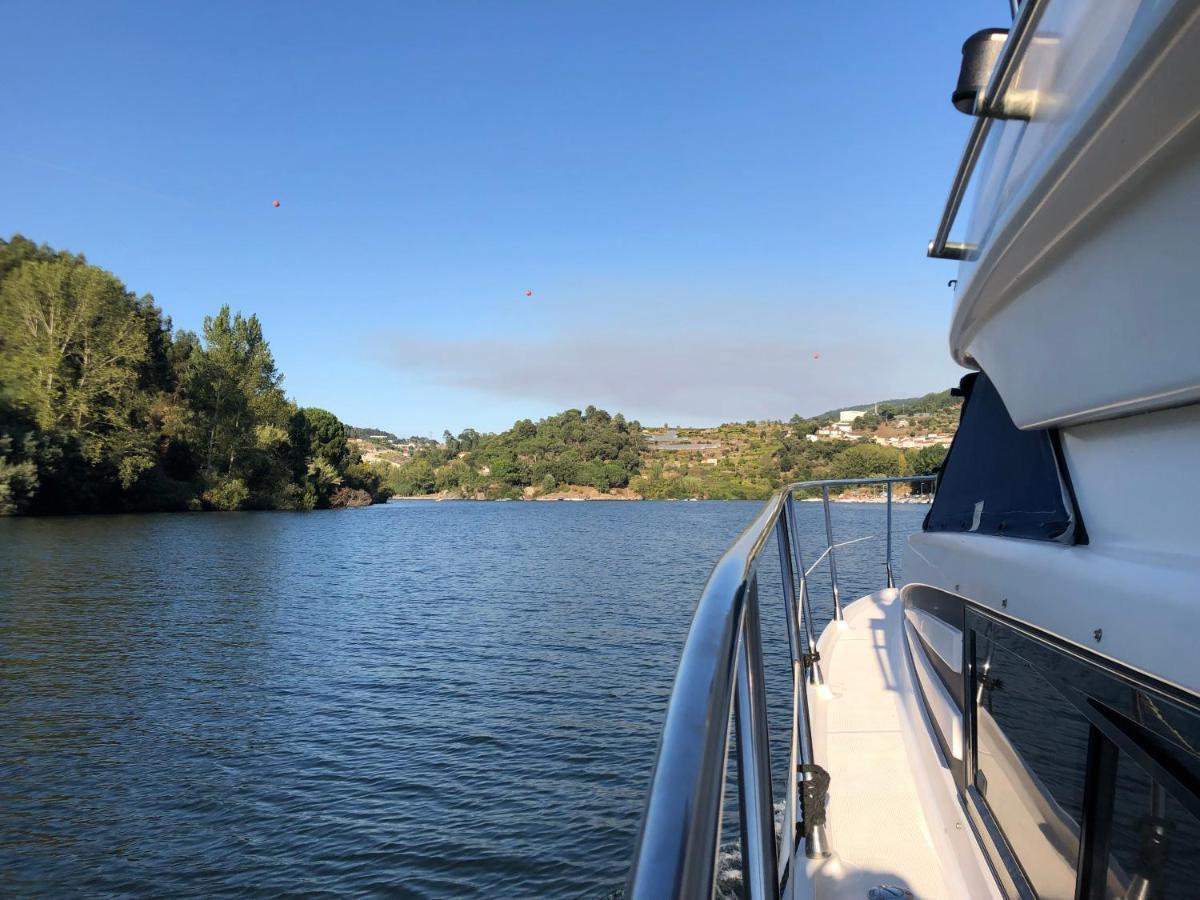 מלון קסטלו דה פייבה Aquadouro Yacht Radames - Sleep Boat Experience מראה חיצוני תמונה